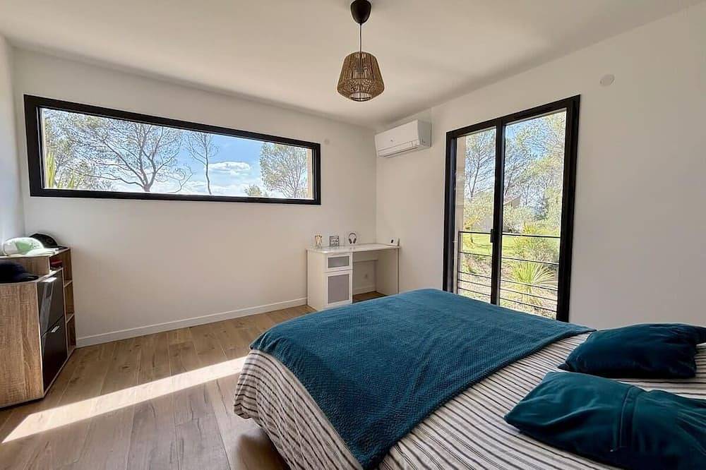 Villa Fanny, swimming pool with panoramic view in Rognes, Region de Aix-en-Provence