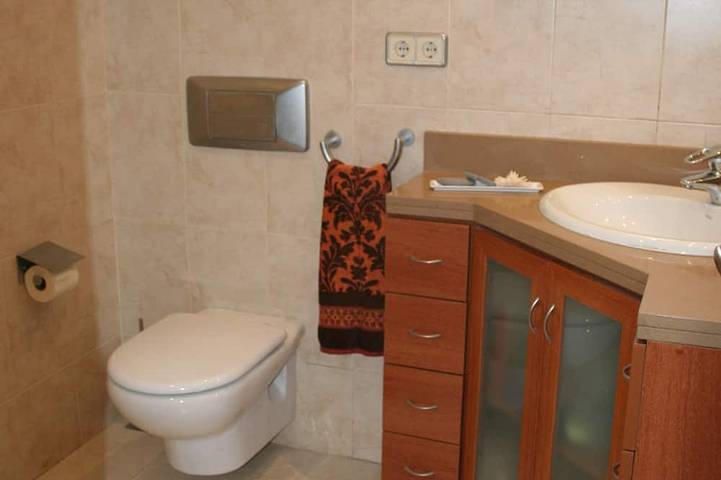 Appartamento intero, Garraf Beach, Vista Mare - 20 Km Barcellona, ​​13 Km Aeroporto in Platja de Garraf (Sitges), Sitges