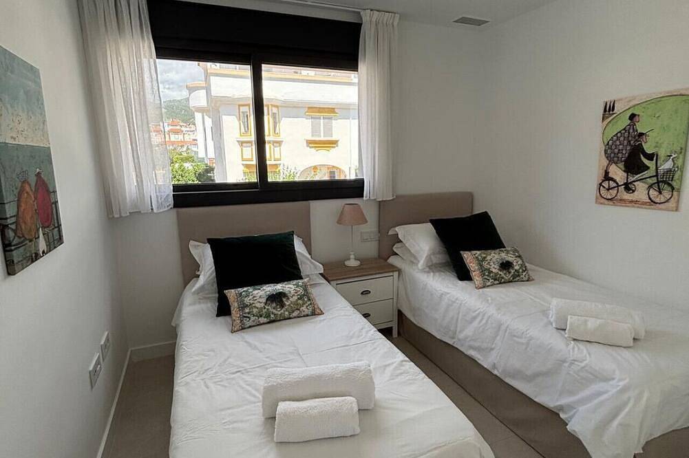 Luxury Townhouse with Infinity Pool & Ocean Views in Montemar Torremolinos, Torremolinos