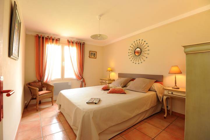Gîte pour 4 personnes, avec piscine ainsi que terrasse et jardin dans les Pyrénées-Orientales - 2