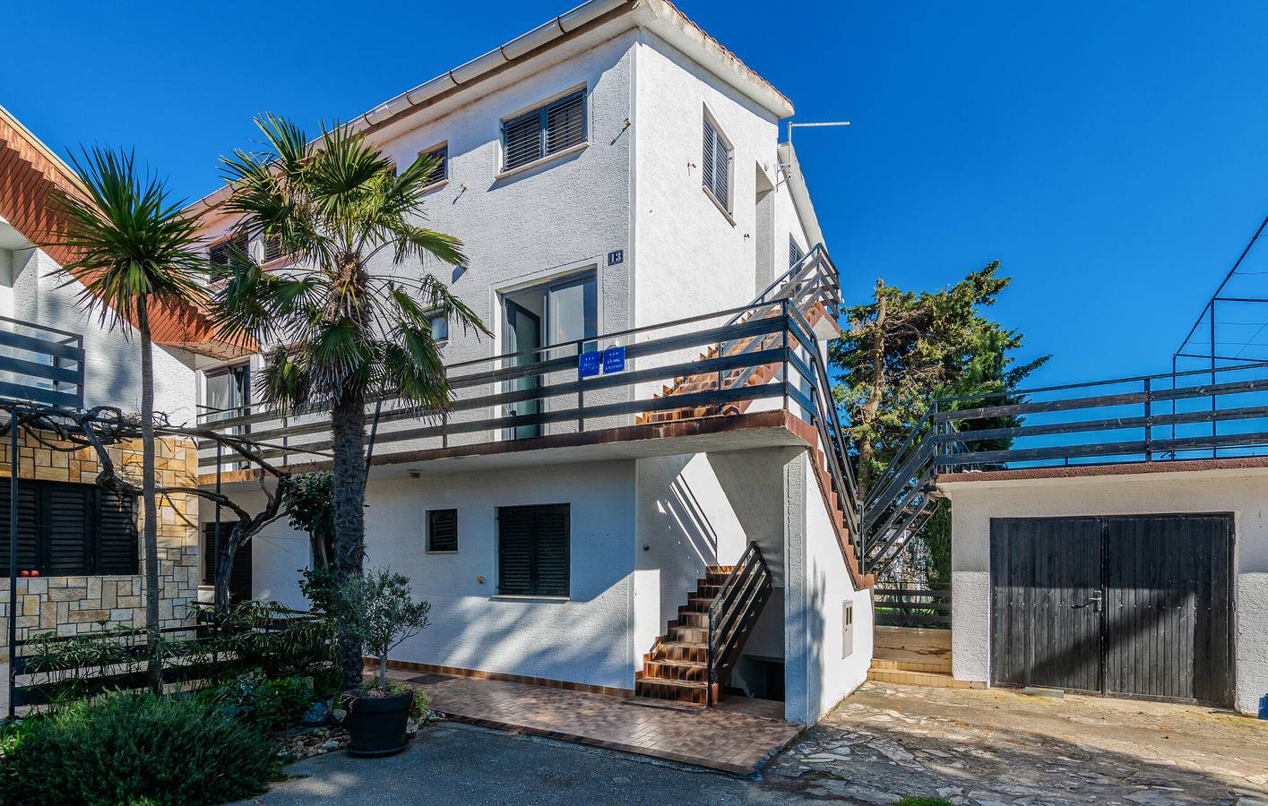 Ganze Ferienwohnung, Gemütliche Unterkunft, 1,5 km vom Strand Ždrijac entfernt: WLAN, Klimaanlage, Parkplatz und Terrasse in Nin, Zadar