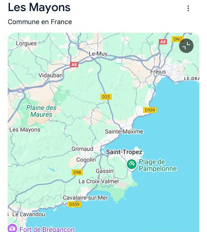 Gîte pour 4 personnes, avec piscine ainsi que terrasse et vue à Les Mayons