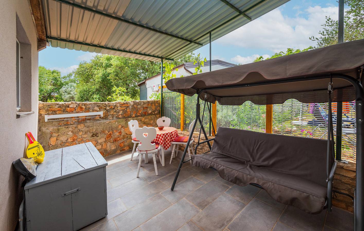 Gemütliche Ferienwohnung in Strandnähe mit WLAN, Klimaanlage und Terrasse in Marčana, Südküste Istrien