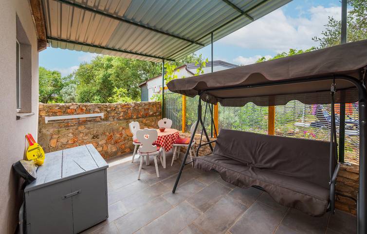 Gemütliche Ferienwohnung in Strandnähe mit WLAN, Klimaanlage und Terrasse in Marčana, Südküste Istrien