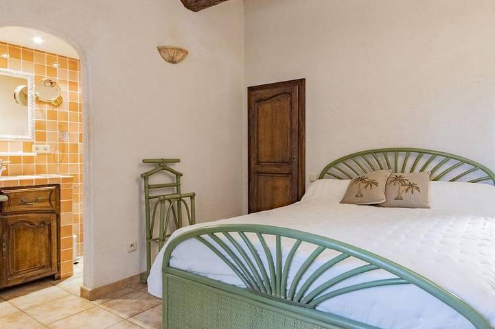 Location de vacances pour 6 personnes, avec jardin et piscine à Cucuron - 3