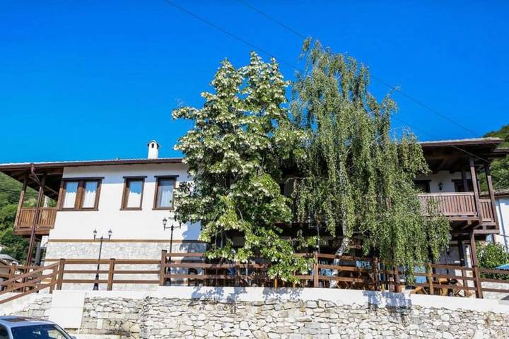 Hôtel pour 4 personnes, avec Terrasse à Gotsé Deltchev