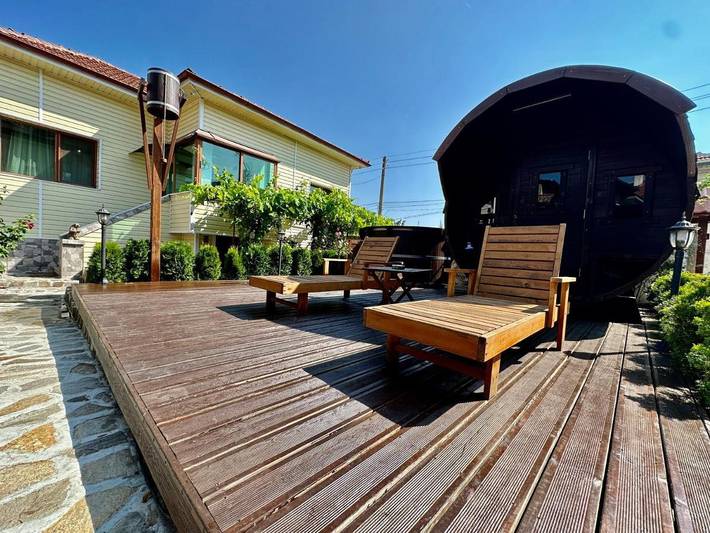 Casa rural para 10 personas, con piscina y vistas además de jardín y sauna, Se admiten mascotas en Bulgaria