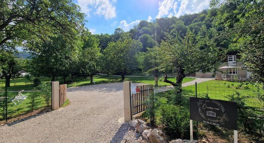 Gîte pour 4 personnes, avec terrasse ainsi que jardin et vue à Roquefeuil - 2