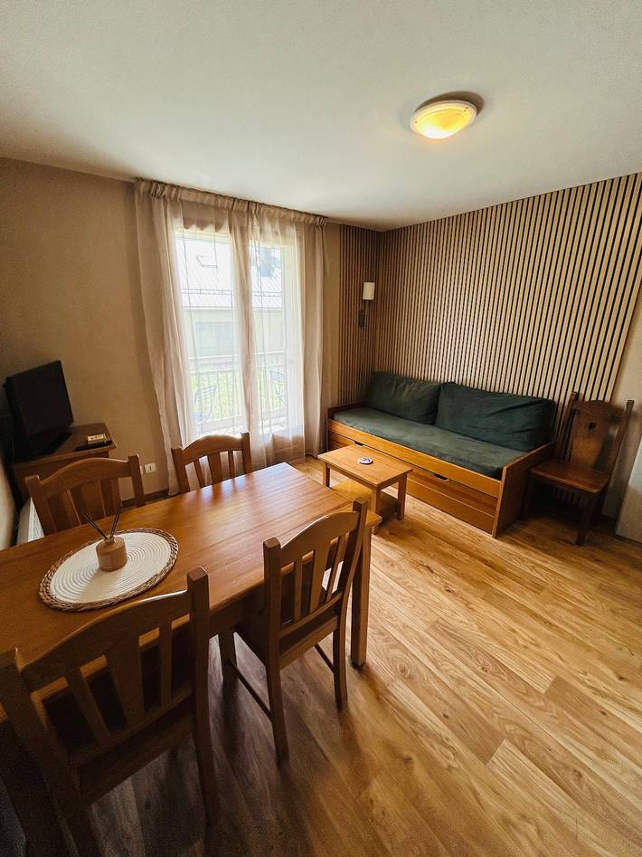 Appartement entier, Appartement 'Albiez 4 à 6 personnes' avec vue montagne et balcon in Col du Mollard, Albiez-Montrond
