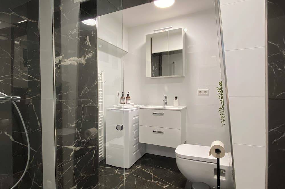 Ganze Wohnung, Herzhafte Ferienwohnung mit warmer Ambiente in privater Lage in Delmenhorst, Naturpark Wildeshauser Geest