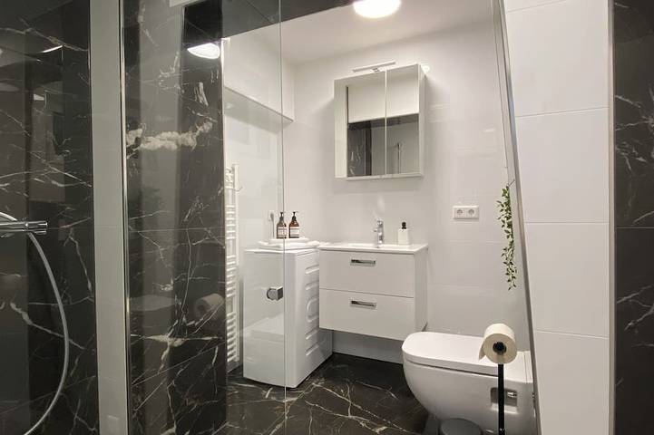 Ganze Wohnung, Herzhafte Ferienwohnung mit warmer Ambiente in privater Lage in Delmenhorst, Naturpark Wildeshauser Geest