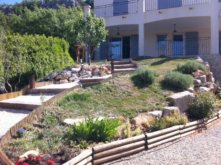 Gîte pour 4 personnes, avec Balcon et Terrasse ainsi que Jardin et Vue à Bauduen - 4