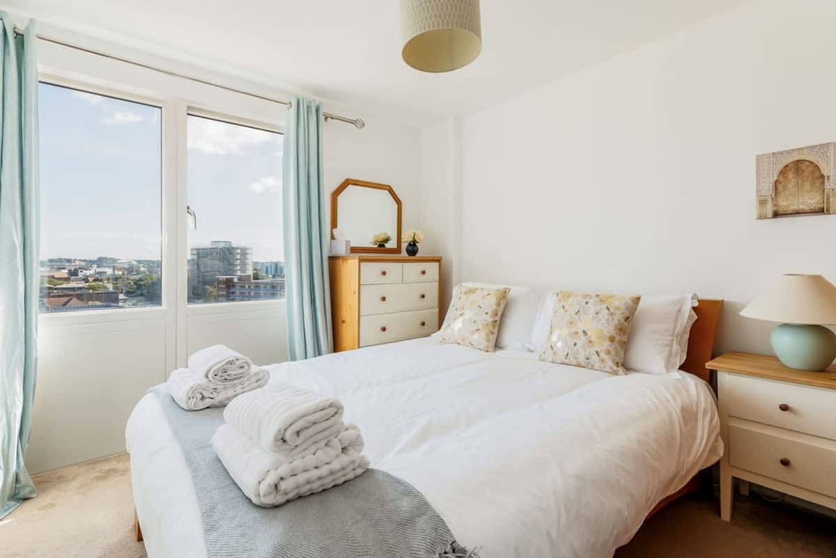 Apartamento entero, Sunrise -Poole Town Balcony Views in Poole, Poole Harbour