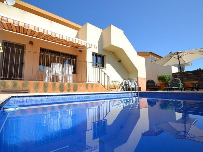 Casa Valencia con piscina privada para 6 personas ( sin apartamento) in Riumar, Delta del Ebro