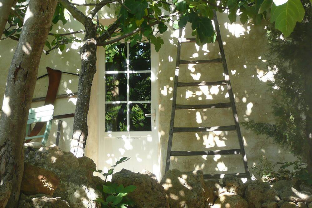 Gîte Notre Cabanon en Provence pour être \"au vert\" in Auriol, Côte méditerranéenne (France)