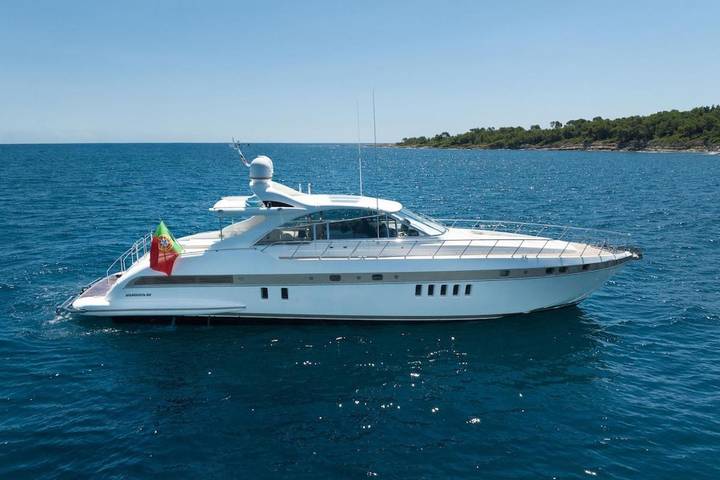 Bateau pour 6 personnes, avec Terrasse et Vue dans Port Pierre Canto Cannes