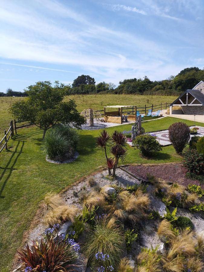 Chambre d’hôte pour 4 personnes, avec vue et jardin à Teurthéville-Bocage