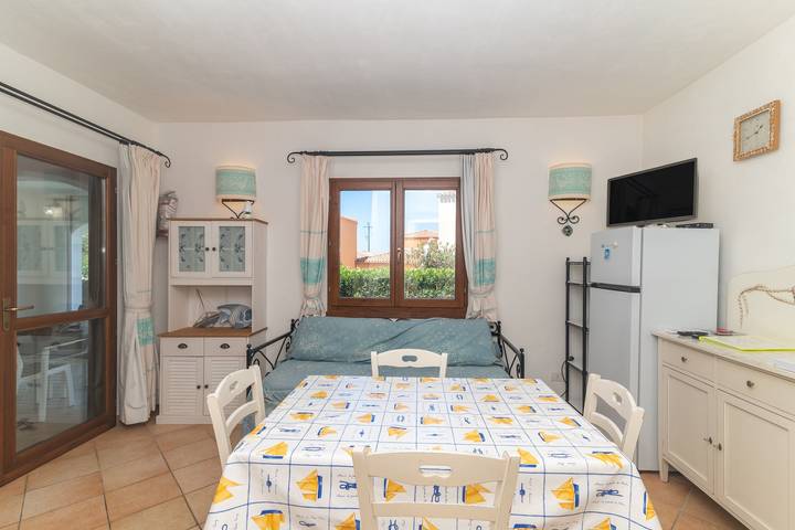 Appartement entier, Appartement « Sardegna Stupenda N 01 » avec piscine commune, Wi-Fi et climatisation in Vignola Mare, Aglientu
