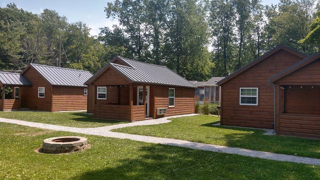 Cabin for 6 Guests in Geneva-on-the-Lake, Ashtabula County