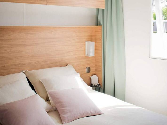 Camping pour 4 personnes, avec terrasse et piscine à Roquebrune-sur-Argens - 4