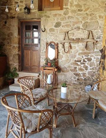 Gîte pour 2 personnes, avec jardin et vue à Brión