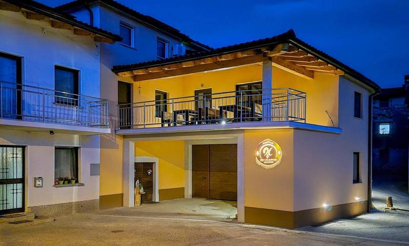 Gîte pour 3 personnes, avec Terrasse ainsi que Jardin et Vue à Vipava