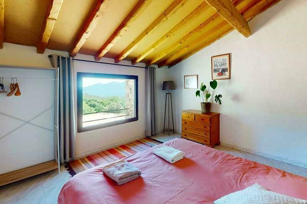 Large Catalan farmhouse in nature with swimming pool, peace and mountain views in Céret, Mediterranean Coast (France)