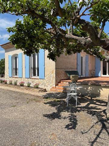 Location de vacances pour 4 personnes, avec jardin et vue à La Roque-d'Anthéron - 2