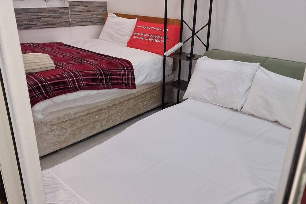 Ganze Wohnung, Nightrest Homes Studio Parking +5 Minutes Airport in Luton, Chiltern Hills