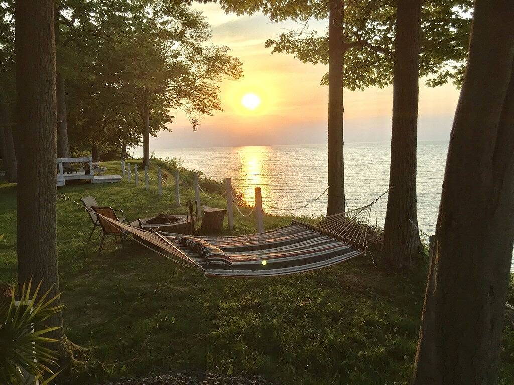 Spektakulärer Panoramablick auf den See in romantischer, privater Umgebung in Ontariosee