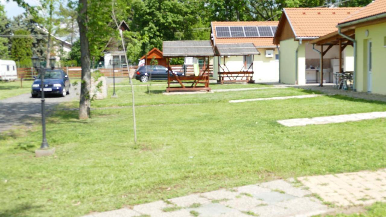 Familia Camping Balaton in Balatonoszod, Riva Meridionale del Lago Balaton