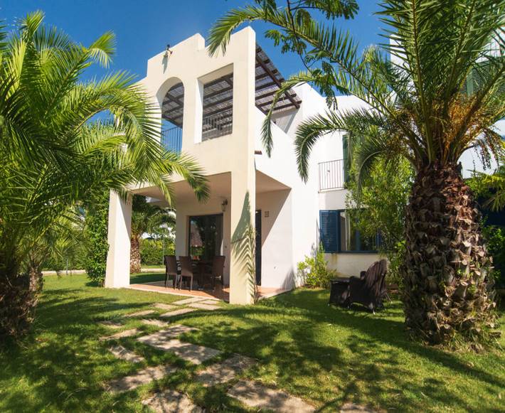 Ferienwohnung für 6 Personen, mit Terrasse und Pool sowie Garten, mit Haustier