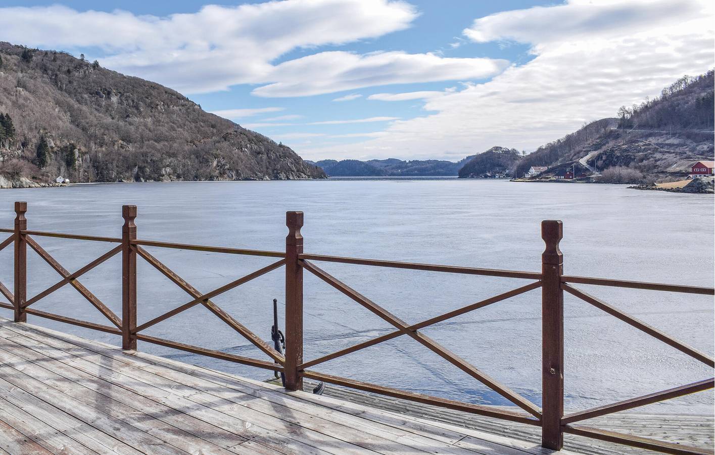 Ferienhaus für 8 Personen mit Terrasse in Farsund