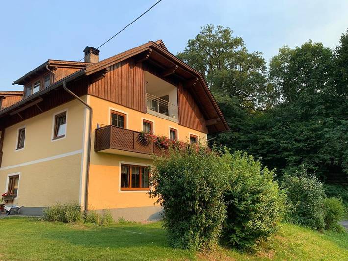 Ferienwohnung für 2 Personen, mit Balkon und Garten sowie Ausblick