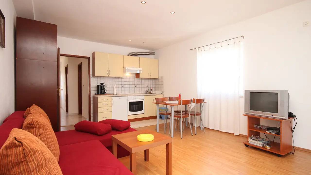 Entire holiday apartment, Holiday apartment for 4 people with terrace in Preko, Ugljan Island