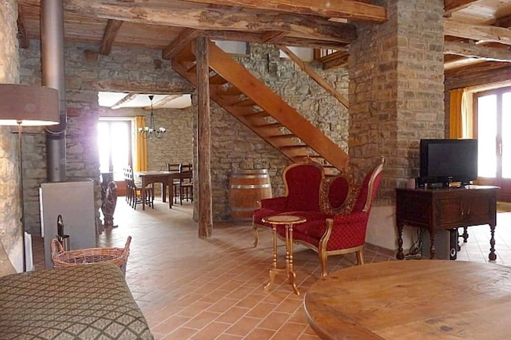 Grande Villa de caractère in Mombarcaro, Langhe