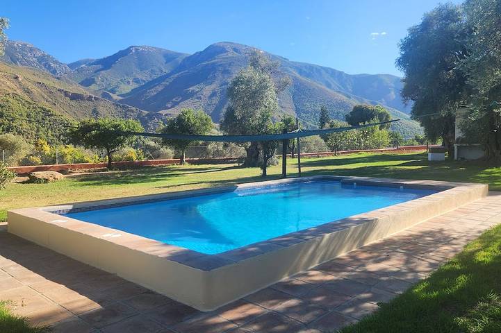 Gîte pour 4 personnes, avec Terrasse ainsi que Jardin et Piscine à Órgiva