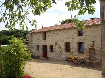 Chambre d’hôte pour 4 personnes, avec vue et jardin dans Sèvremont