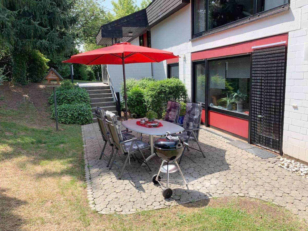 Ganze Wohnung, Apartment with Terrace in Illingen, Saar-Nahe-Bergland