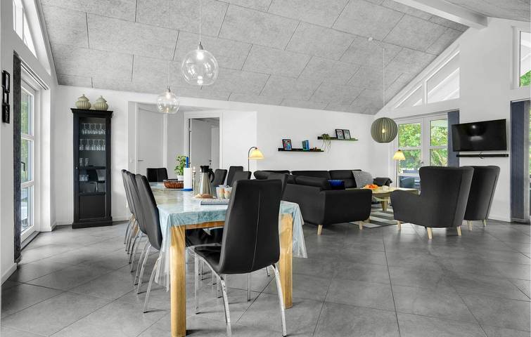 Ferienhaus für 14 Personen mit Terrasse in Grenå Strand, Grenaa