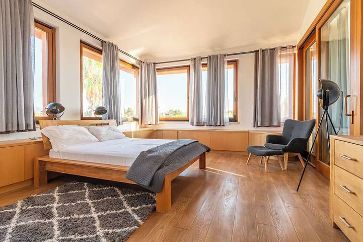 Villa pour 10 personnes, avec Terrasse et Jardin à Nora