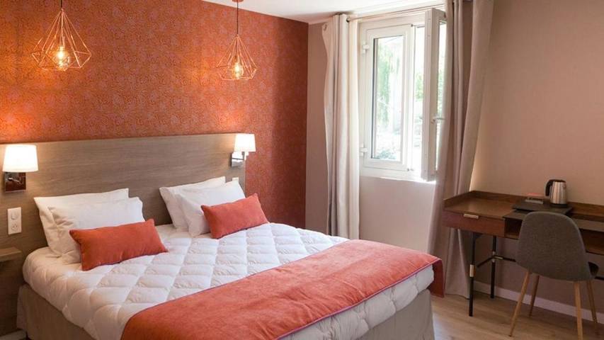 Location de vacances pour 2 personnes, avec Terrasse ainsi que Piscine et Vue dans La Porta