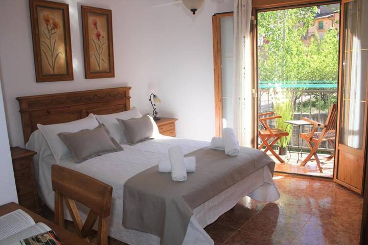 Casa de vacaciones para 10 personas, con jardín y vistas, Familias con niños en Comunidad de Calatayud