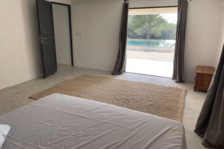 Zwischen Weinbergen und Pinienwäldern große Villa mit Pool und Jacuzzi 10 Min. vom Meer in La Cadière-d'Azur, Mittelmeerküste (Frankreich)