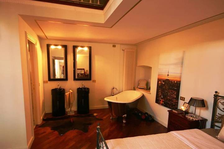 Appartement entier, Romantic Flat in a Medieval Tower of Spoleto in Spoleto, Province de Pérouse
