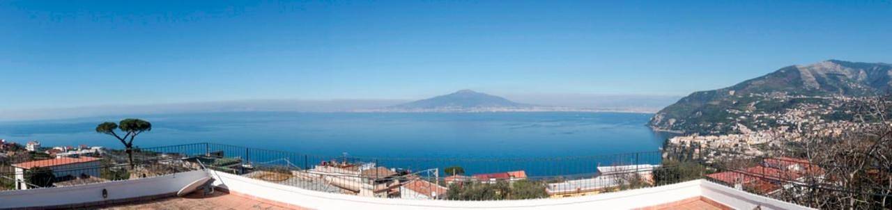 B&b per 5 persone, con panorama e giardino a Vico Equense