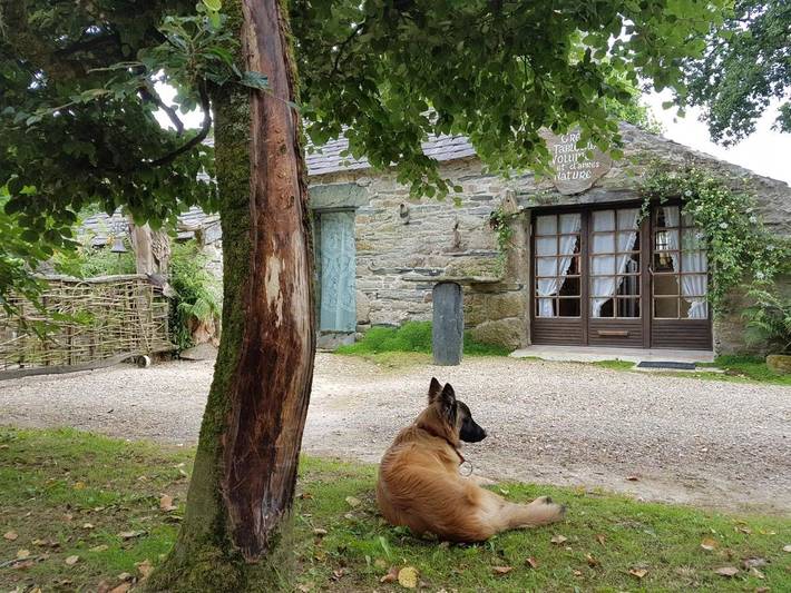 Location de vacances pour 2 personnes, avec terrasse et jardin à Commana