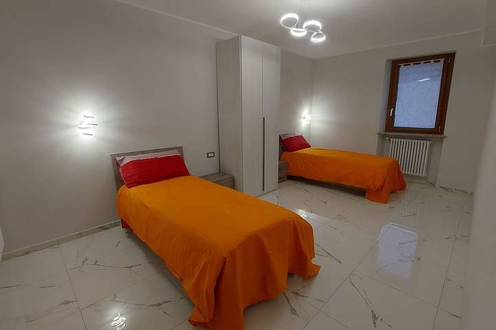 Location de vacances pour 11 personnes, avec jacuzzi ainsi que jardin et balcon à Govone - 4