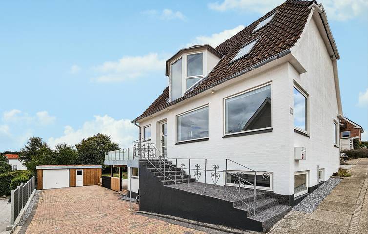 Ferieudlejning for 10 personer, med Terrasse i Farsø