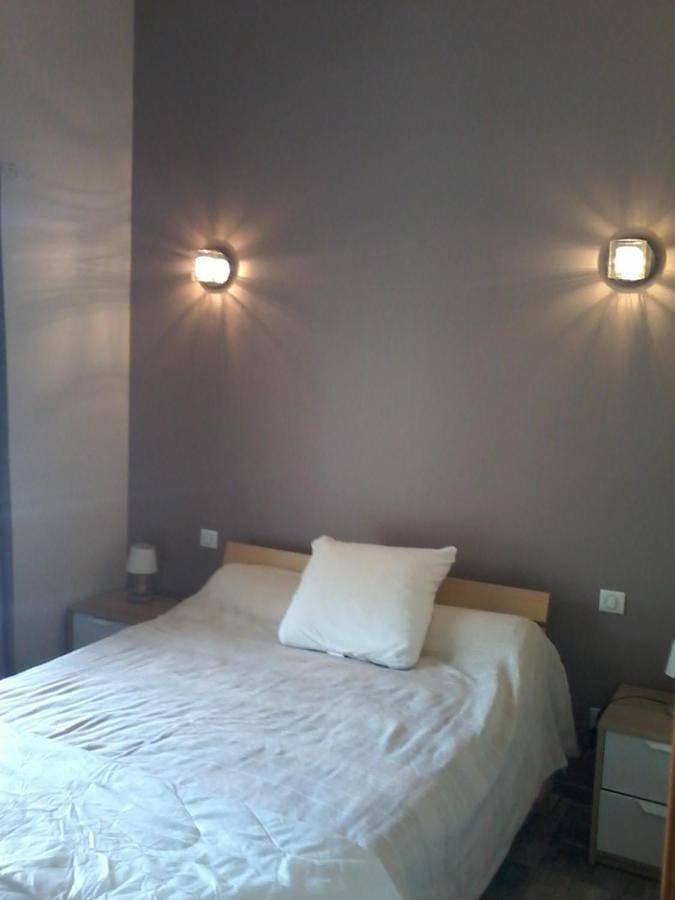 Gîte pour 2 personnes, avec jardin ainsi que terrasse et vue à Ore - 4